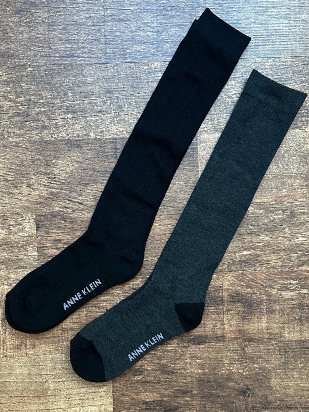⭐NWOT – 2 PAIRS ANNE KLEIN KNEE-HIGH SOCKS in Black & Charcoal, size OS⭐